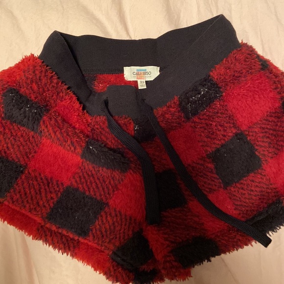 Cali 1850 Buffalo Plaid Fleece Lounge Pants & Shorts - Picture 2 of 5